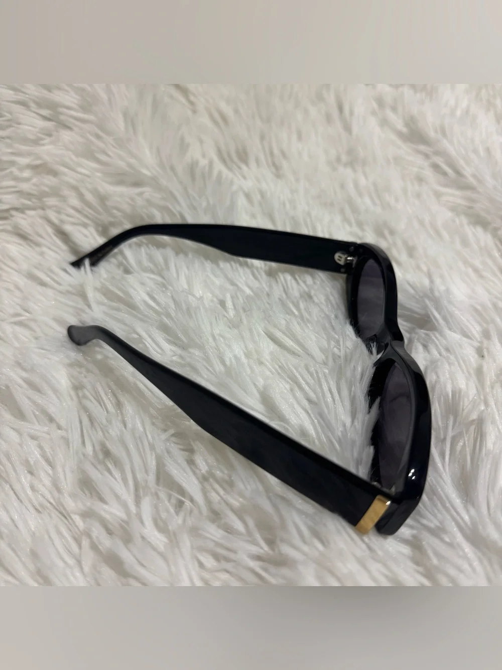 Madewell Skinny Oval Sunglasses - Black and Gold